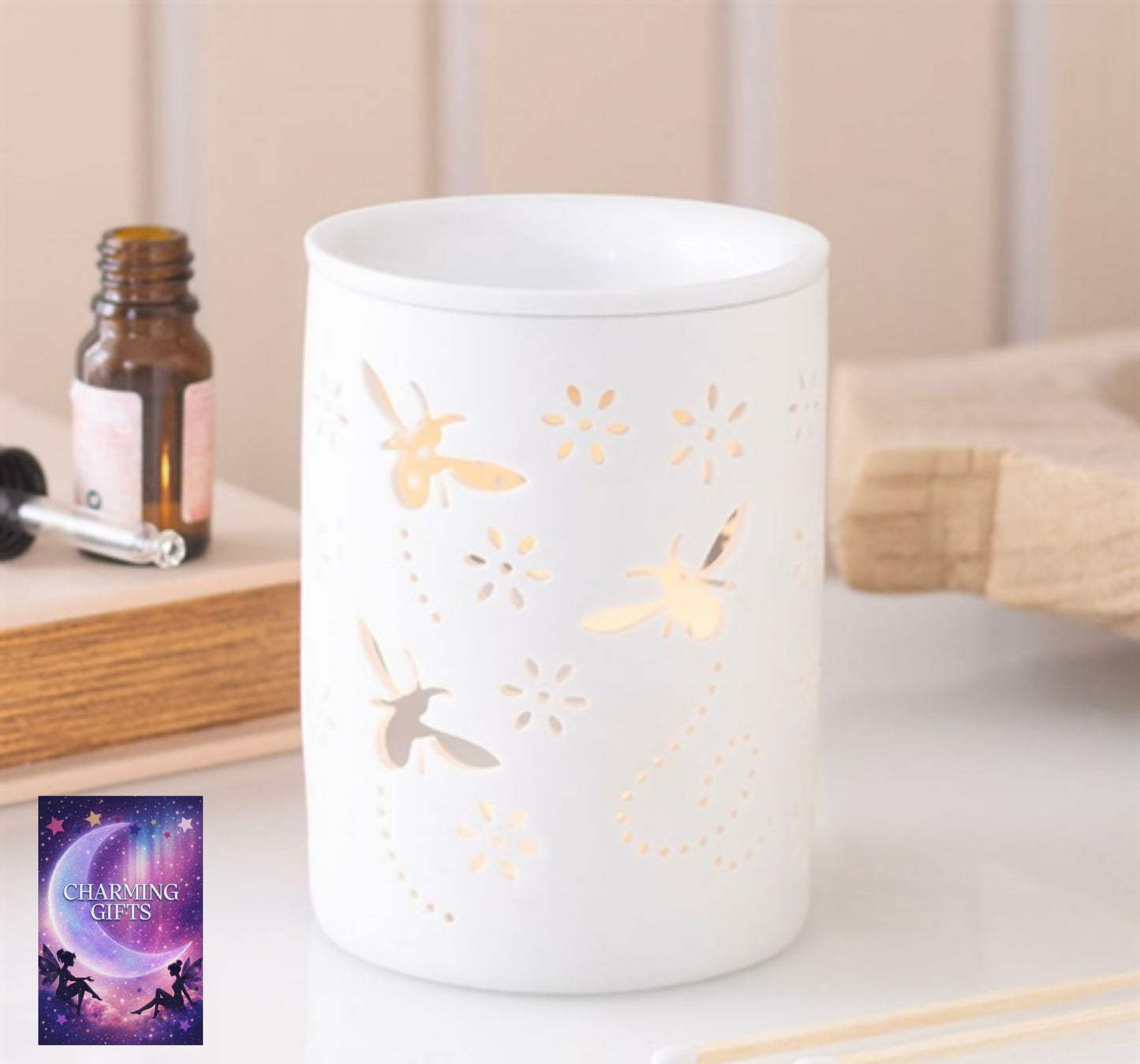 White Bee and Flower Cut Out Oil Burner and Wax Warmer