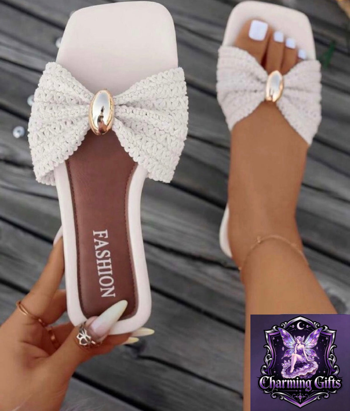 New Arrival Women's white Sandals, Flat Square Toe Design, Fresh Bow Accent, High-End Gold-Tone Hardware, Slip-On Style, Lightweight & Comfortable, Mix & Match , Suitable For Home, Spring/Summer Outdoor, Casual Country Vacation, Street Fashion Beach Slipp