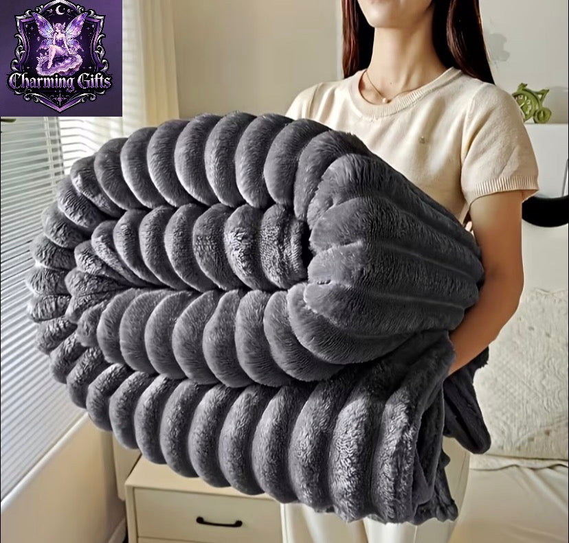 A Thickened Blanket That Is Soft And Comfortable, Featuring Double-Sided Faux Rabbit Fur, Perfect for Warmth During Naps, Air Conditioning, Office Use, Outdoor Camping, And As a Gift Plus Size super Queen size