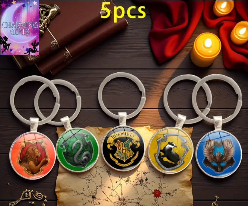 5pcs Warner Bros. Harry Potter Hogwarts Four Houses Keychains Creative Design Portable Keychain Unisex Car Key Accessories Backpack Accessories Ideal Gift for Harry Potter Fans Birthday, Valentine's Day, Christmas and other holiday gifts