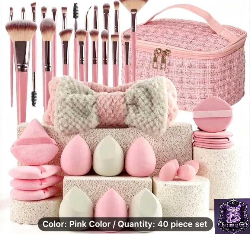 Popular Choice 40pcs of pink makeup kit, the set includes a multi-size soft brush, a variety of makeup eggs, a portable large-capacity travel makeup bag, and a full set of pink 2025 Internet makeup brushes