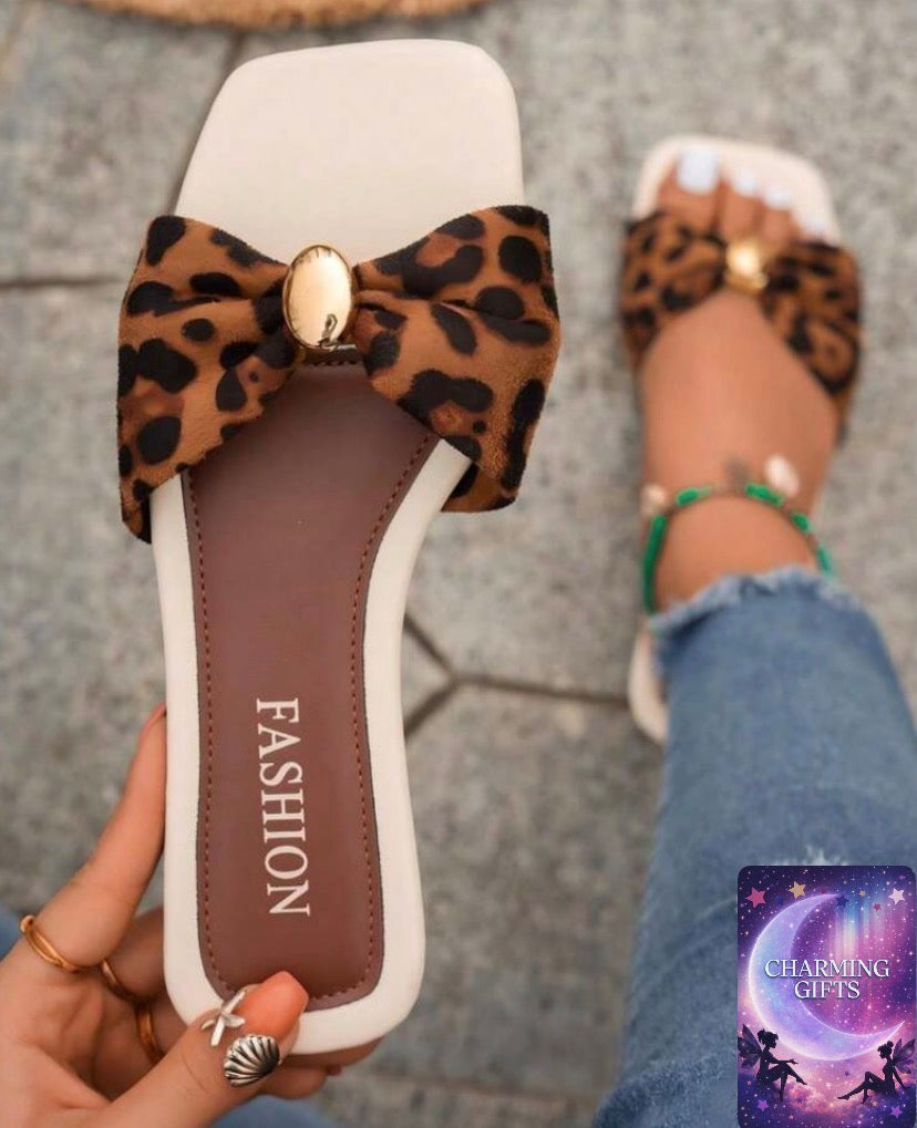 New Arrival Women's leopard print Sandals, Flat Square Toe Design, Fresh Bow Accent, High-End Gold-Tone Hardware, Slip-On Style, Lightweight & Comfortable, Mix & Match , Suitable For Home, Spring/Summer Outdoor, Street Fashion Beach Slippers