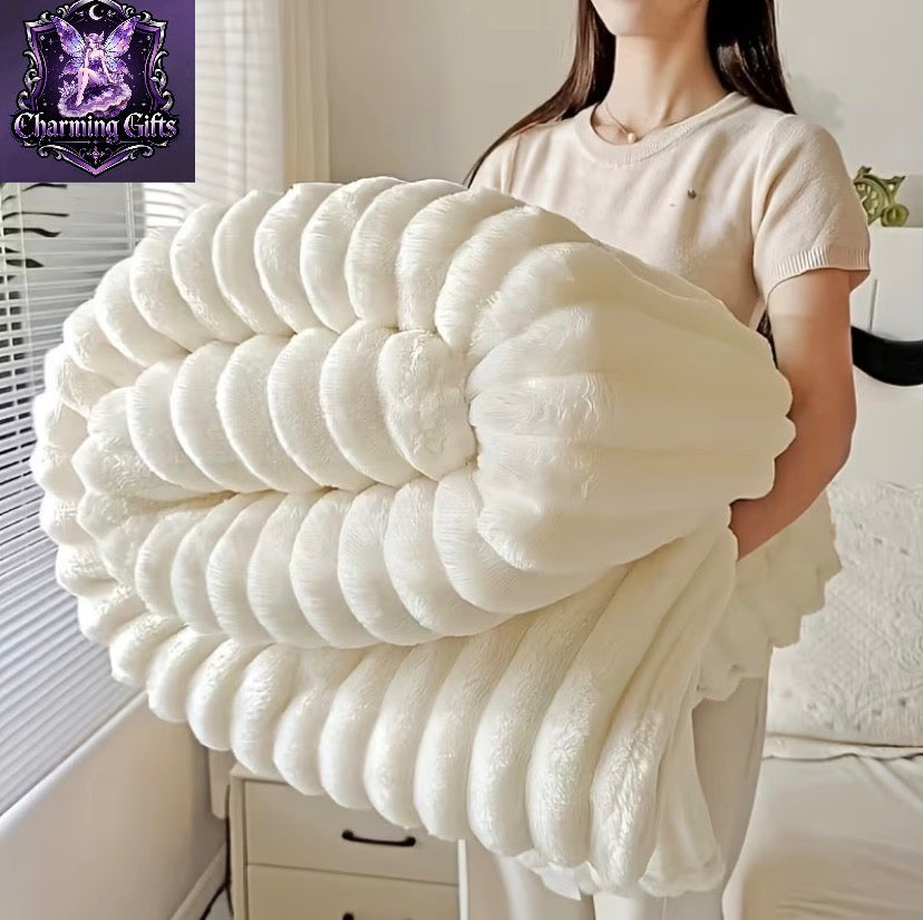 A Thickened Blanket That Is Soft And Comfortable, Featuring Double-Sided Faux Rabbit Fur, Perfect for Warmth During Naps, Air Conditioning, Office Use, Outdoor Camping, And As a Gift Plus Size super Queen size