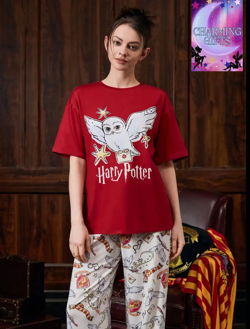 [Harry Potter Pajama Set] Warner Women's Harry Potter Printed Red Top & White Pants Pajama Set - Short Sleeve, Long Pants, Crew Neck, All-Season Comfort, Casual Wear|Playful Print|Comfortable Fit